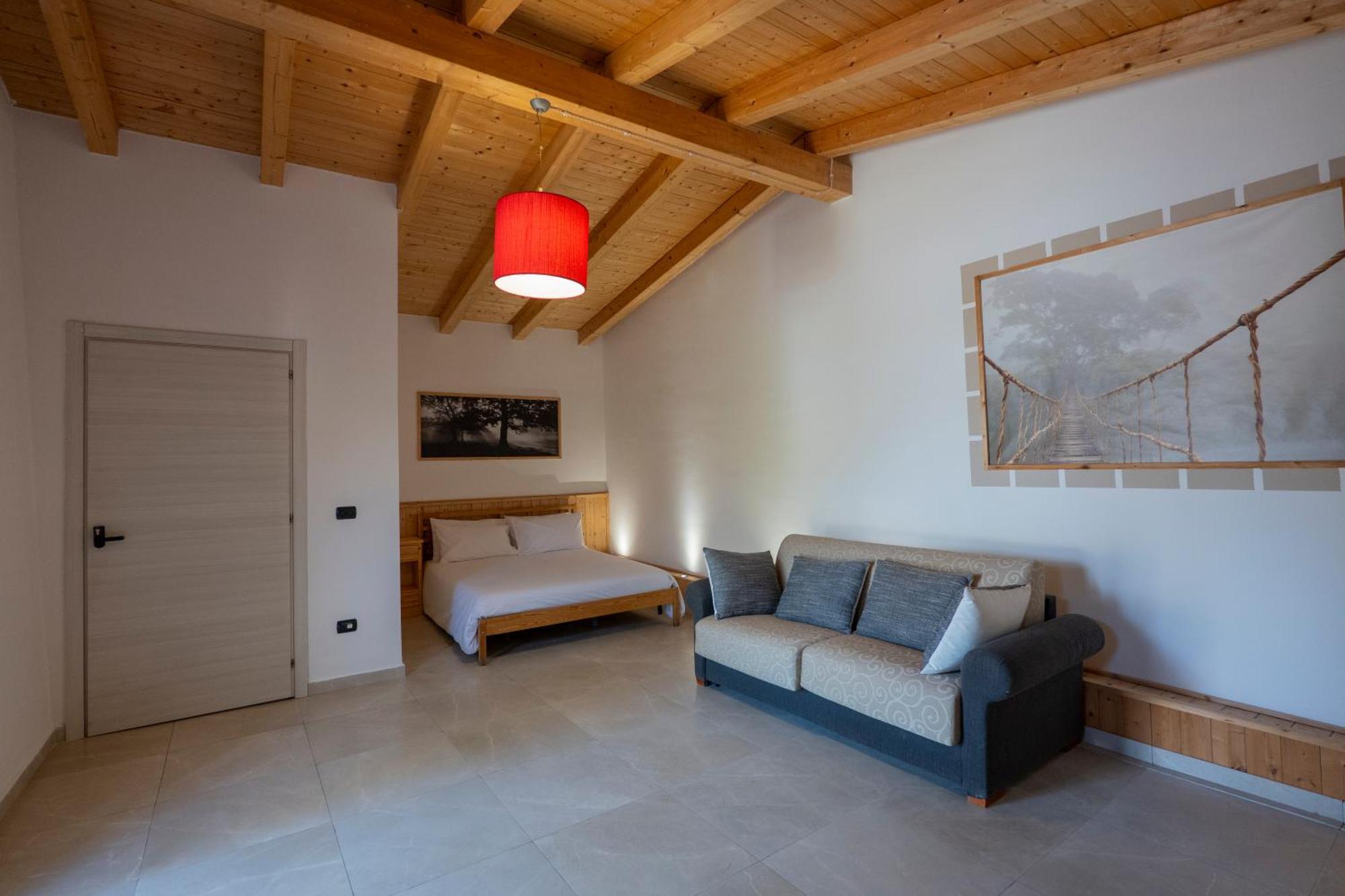 Villa Seta จีอาร์ดีนี นักซอส ภายนอก รูปภาพ
